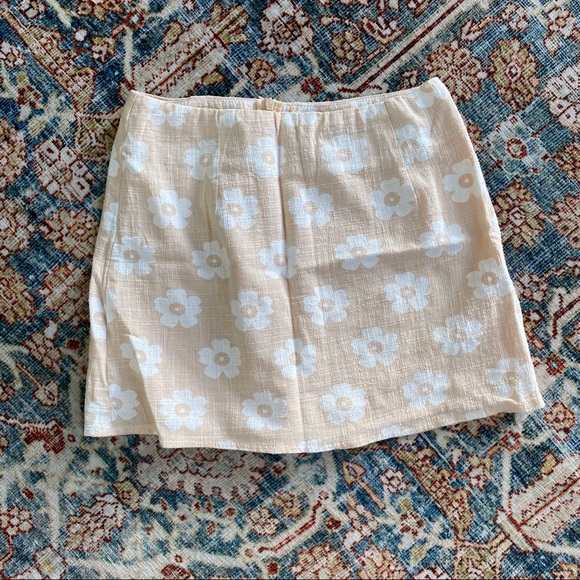 NWOT Princess Polly Shelly mini-skirt beige - Picture 2 of 5